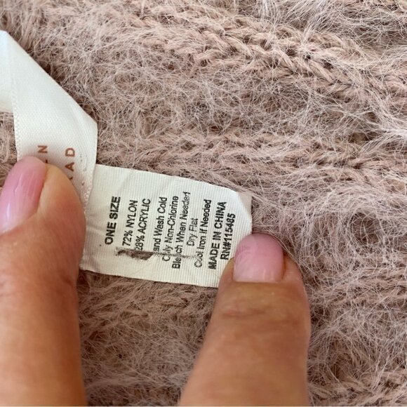 Lauren Conrad fluffy open vest, straight cut and loose fitting - Picture 7 of 8